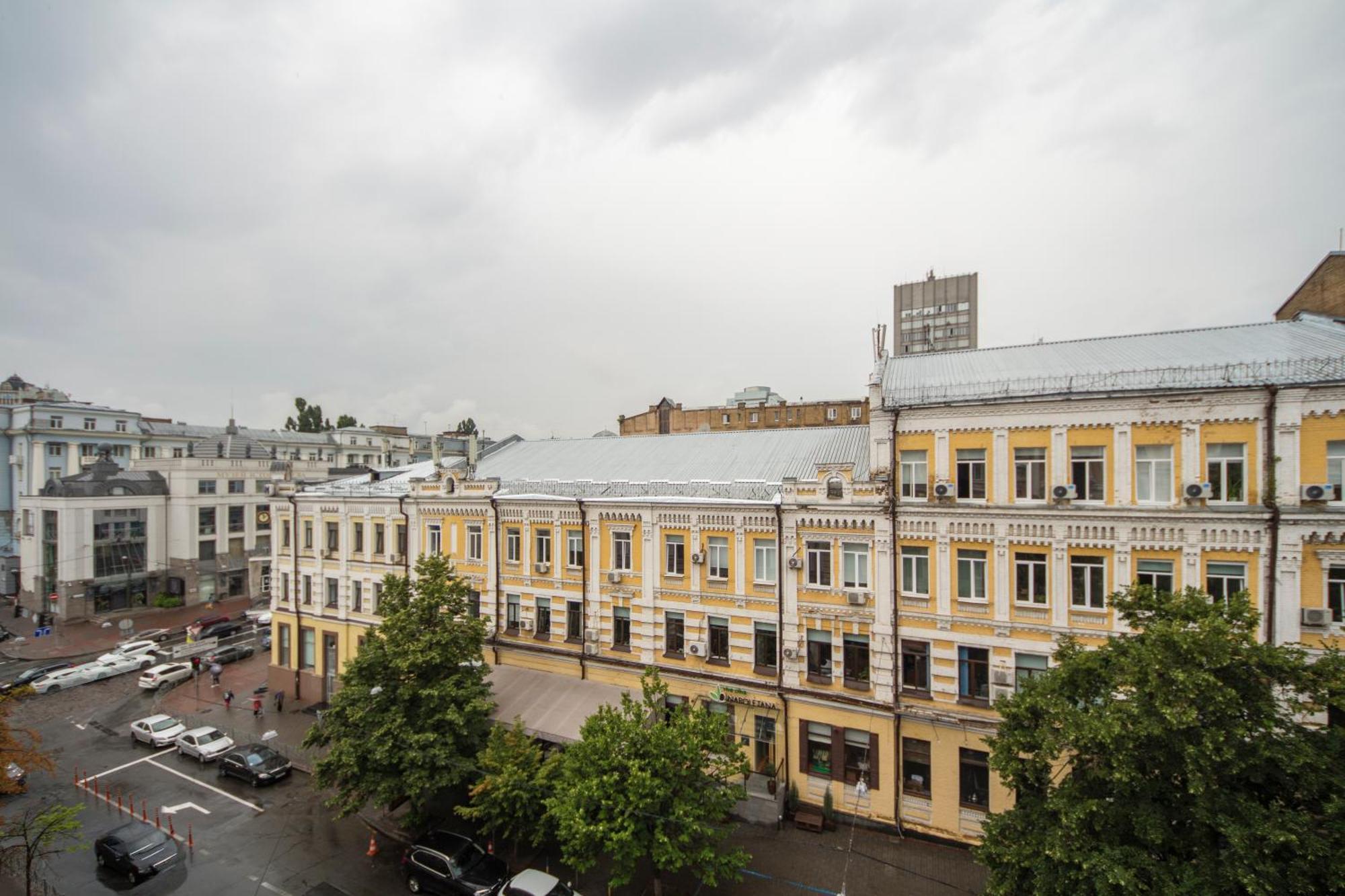 Central Apartments Kiev Buitenkant foto